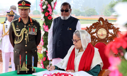 নতুন মন্ত্রিসভার সদস্যদের নিয়ে সাভারে জাতীয় স্মৃতিসৌধে শ্রদ্ধা নিবেদন ঃ