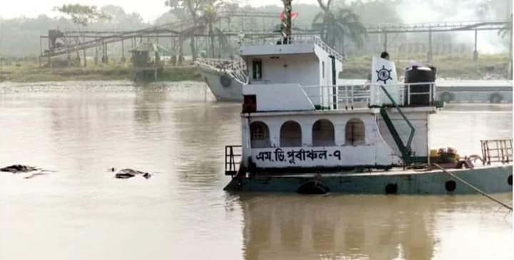 ভৈরব নদে ৭০০ টন কয়লা বোঝাই জাহাজ ডুবি