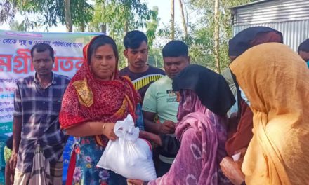 জামালপুরে তৃতীয় লিঙ্গের পক্ষ থেকে  অসহায় পরিবারের মাঝে ঈদ সামগ্রী বিতরণ